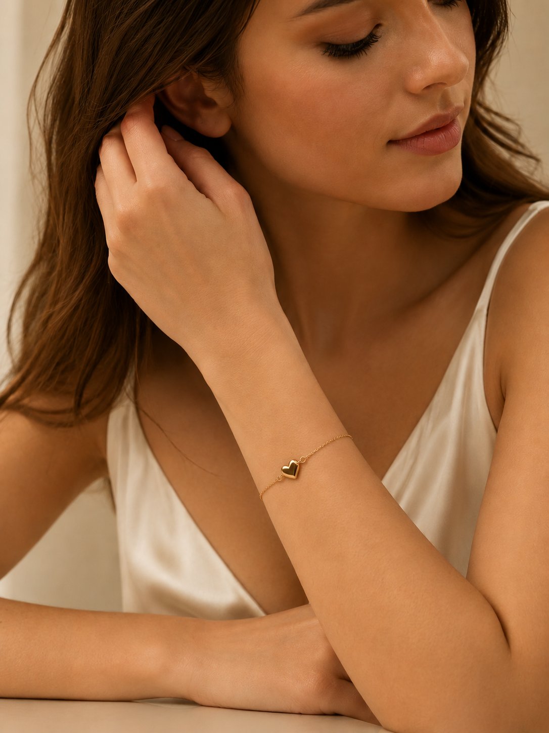 Minimal Heart Chain Bracelet