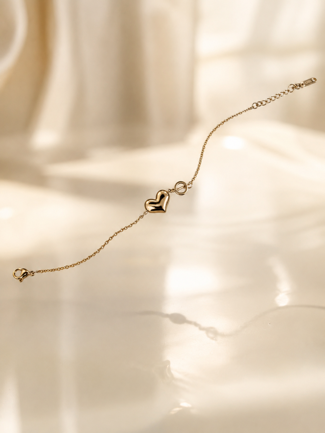 Minimal Heart Chain Bracelet