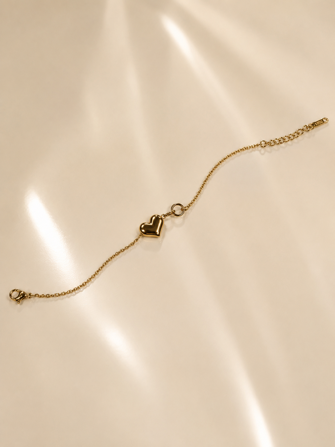 Minimal Heart Chain Bracelet